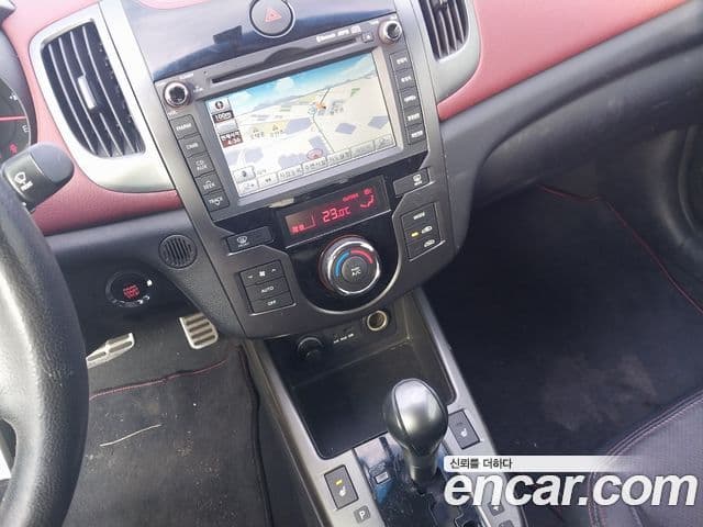Kia Forte купе Premium, 2010 10