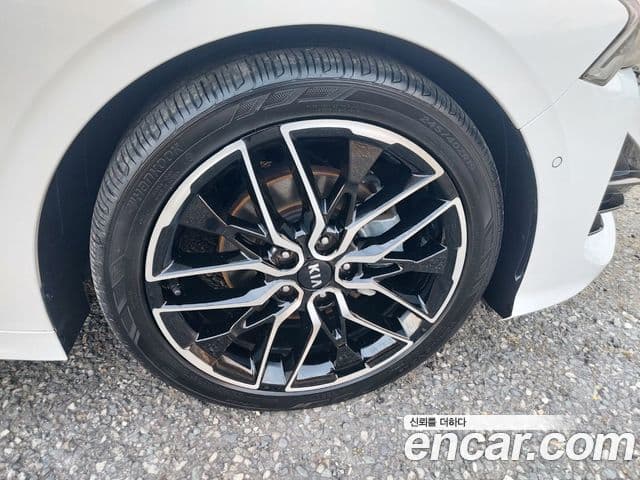 Kia K5 3세대 Signature, 2021 10