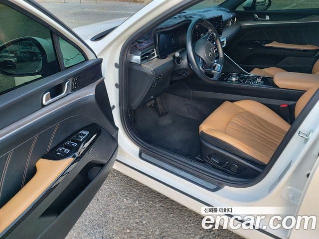 Kia K5 3세대 Signature, 2021 11