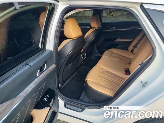 Kia K5 3세대 Signature, 2021 12