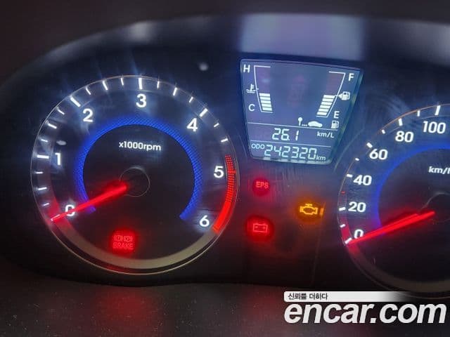 Hyundai Accent(новый кузов / новое поколение) Premier, 2012 4