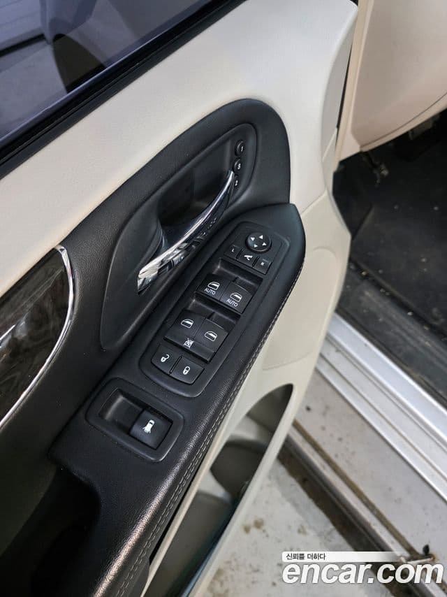 크라이슬러 Grand 보이저 3.6 LIMITED, 2011 19