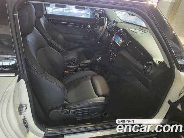 Mini Cooper 3세대, 2022 15