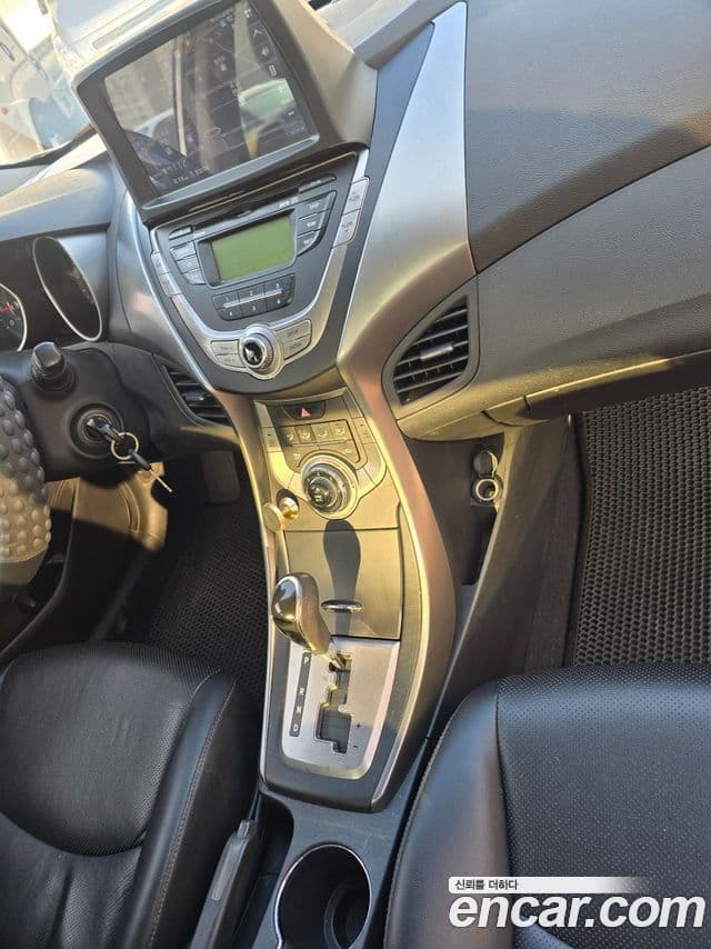 Hyundai Avante MD Style, 2013 13