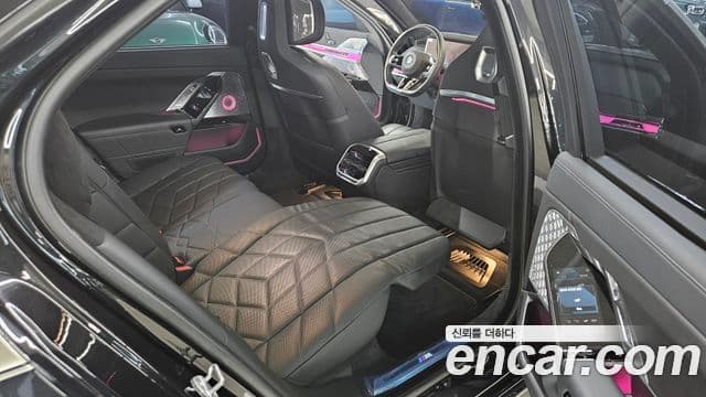 BMW i7 (G70), 2024 11