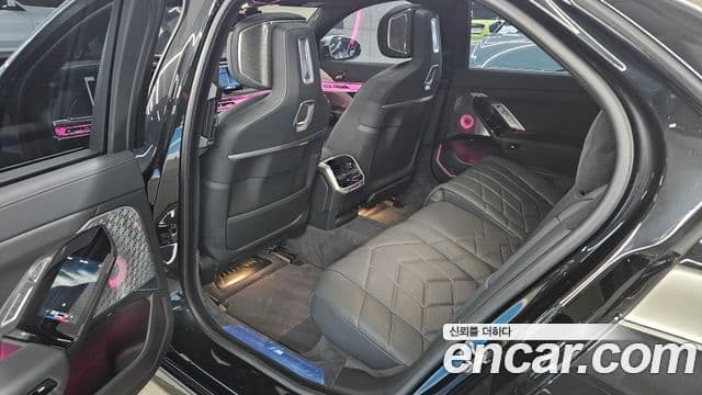 BMW i7 (G70), 2024 12