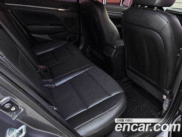 Hyundai Avante AD 1.6 GDI Value Plus, 2017 10