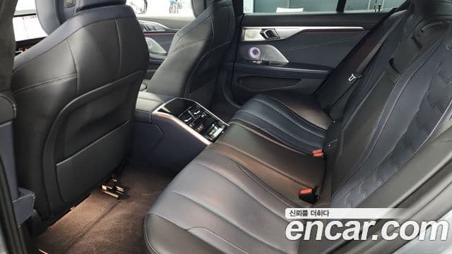 BMW 8시리즈 (G15) M850i xDrive Gran Coupe, 2023 11