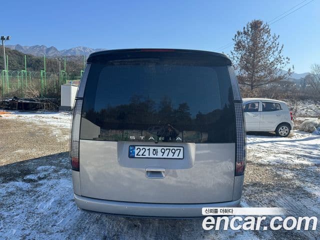 Hyundai Staria Prestige, 2025 3