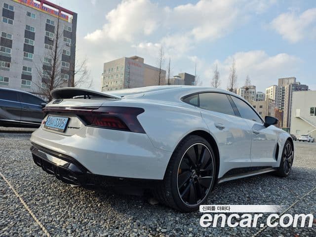 Audi e-Tron GT Premium, 2024 2