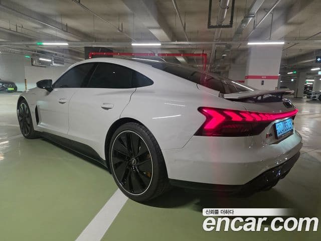 Audi e-Tron GT Premium, 2024 11