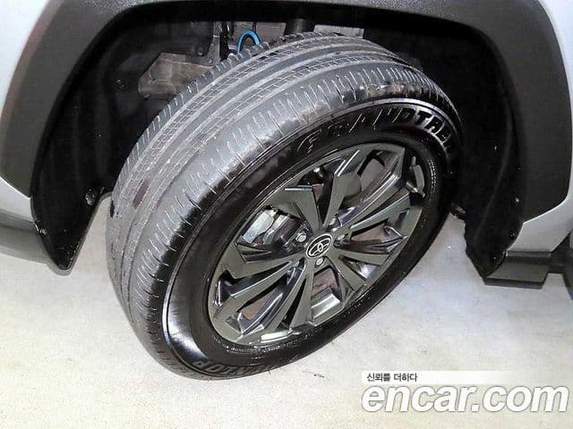 Toyota RAV4 5세대 2.5 4WD гибрид LTD, 2025 20