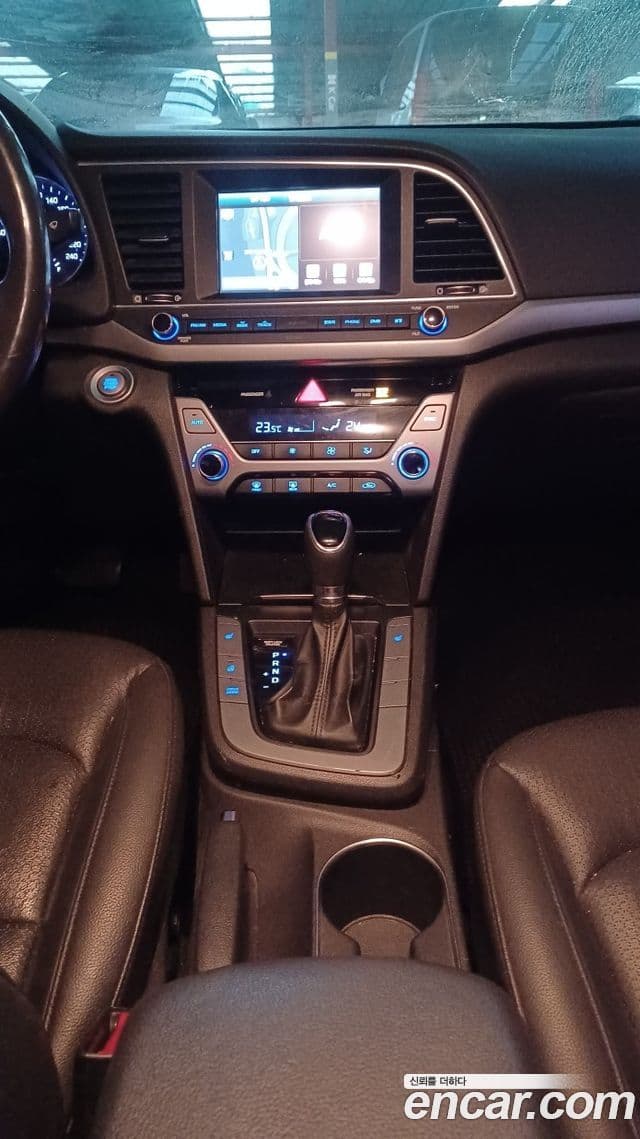 Hyundai Avante AD Modern, 2016 11