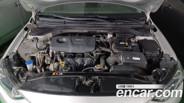 Hyundai Avante AD Modern, 2016 12