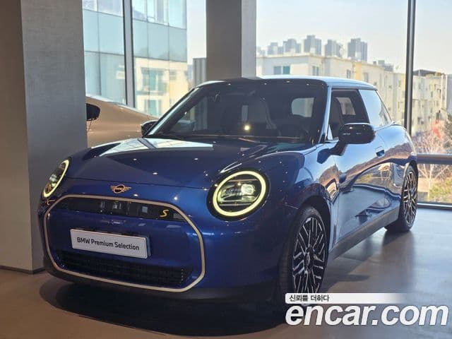 Mini Cooper Электрический (Electric) 4세대 SE favored, 2024 1