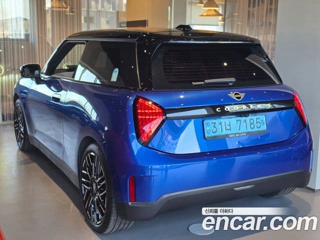 Mini Cooper Электрический (Electric) 4세대 SE favored, 2024 2