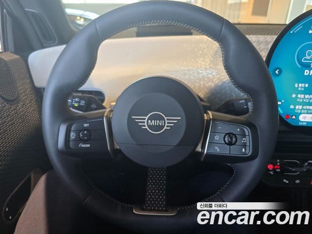Mini Cooper Электрический (Electric) 4세대 SE favored, 2024 13