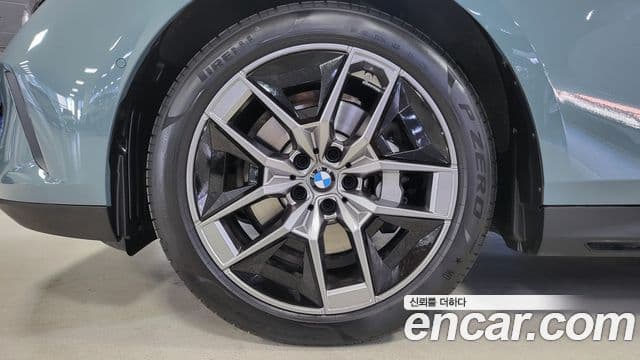 BMW 5시리즈 (G60), 2025 все фото