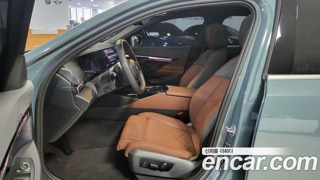 BMW 5시리즈 (G60), 2025 10