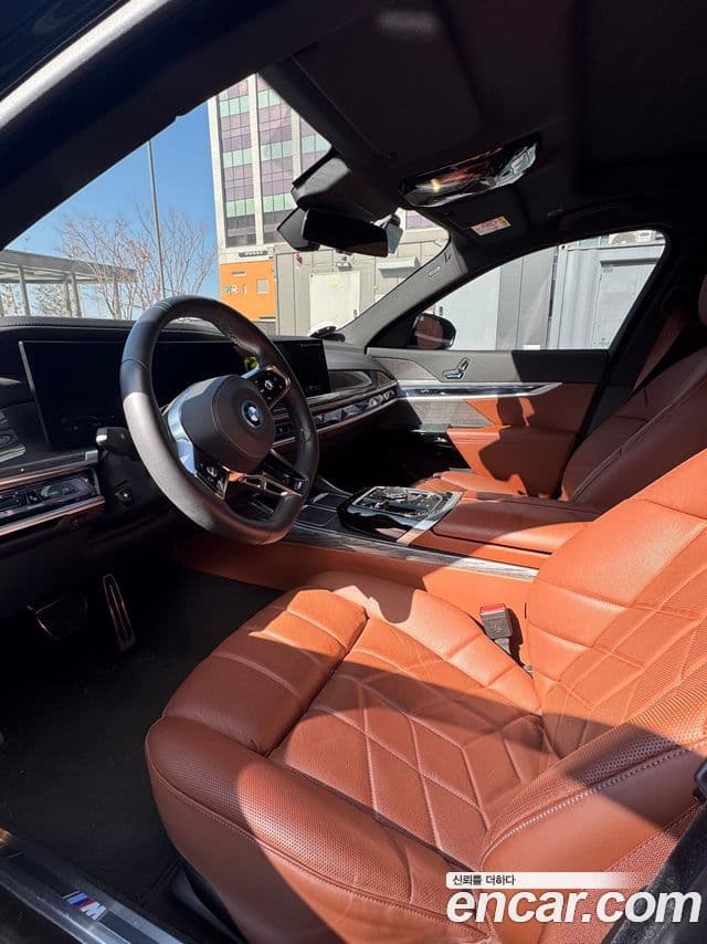 BMW i7 (G70) eDrive 50 M Sport, 2024 7