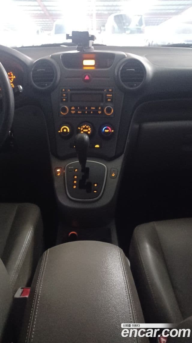 Kia 뉴카렌스 топовая версия, 2008 9