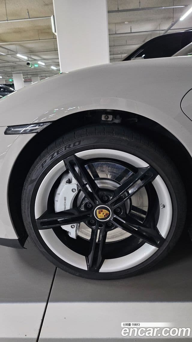 Porsche 타이칸 турбо, 2024 9