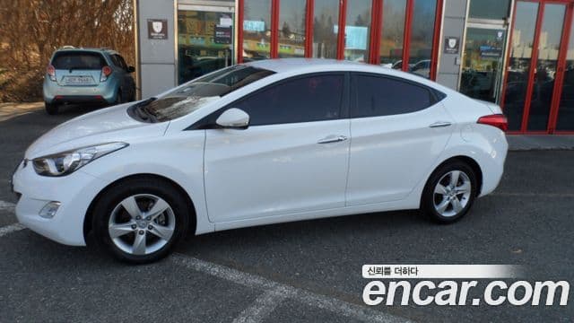 Hyundai Avante MD Premier, 2011 1