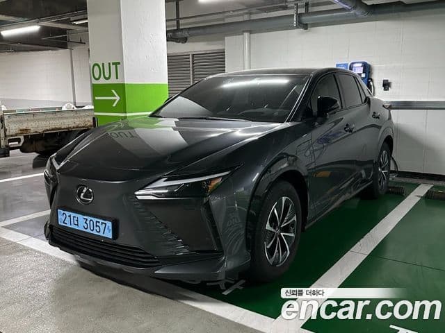 Lexus RZ450e Luxury, 2023 3