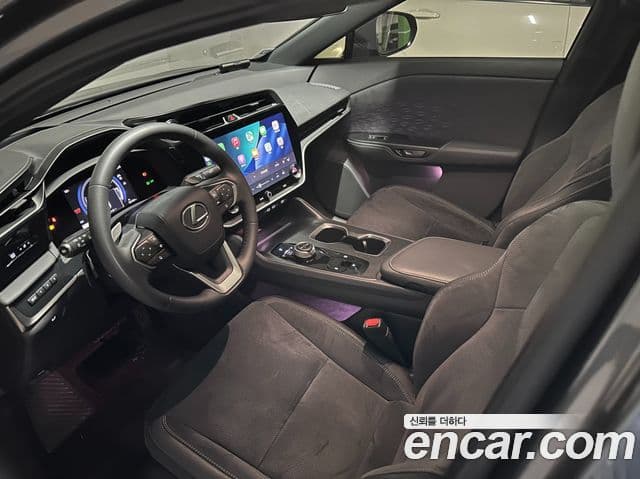 Lexus RZ450e Luxury, 2023 4