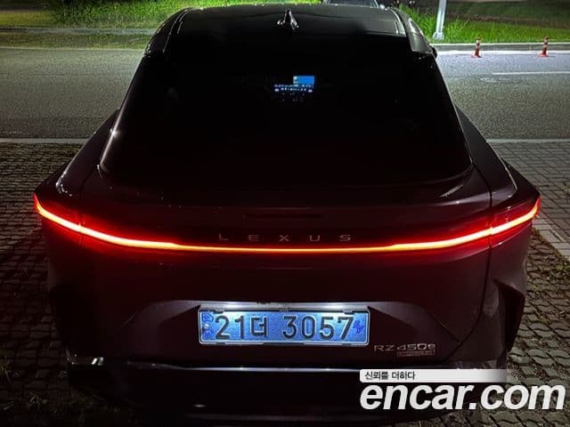 Lexus RZ450e Luxury, 2023 11