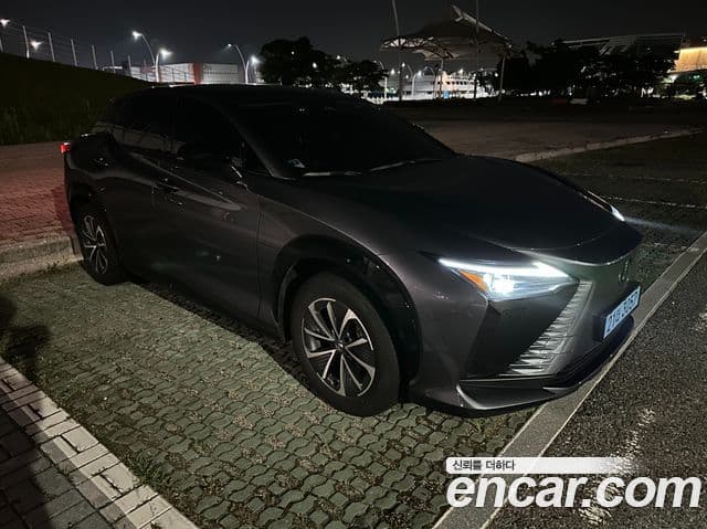 Lexus RZ450e Luxury, 2023 12