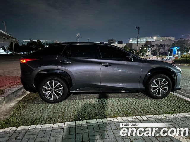 Lexus RZ450e Luxury, 2023 13