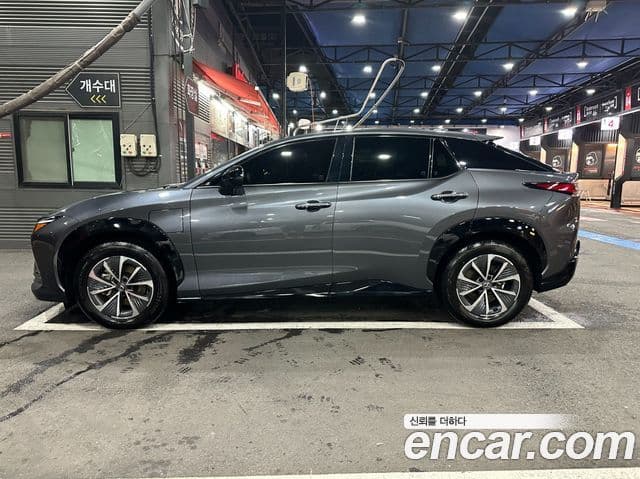 Lexus RZ450e Luxury, 2023 17