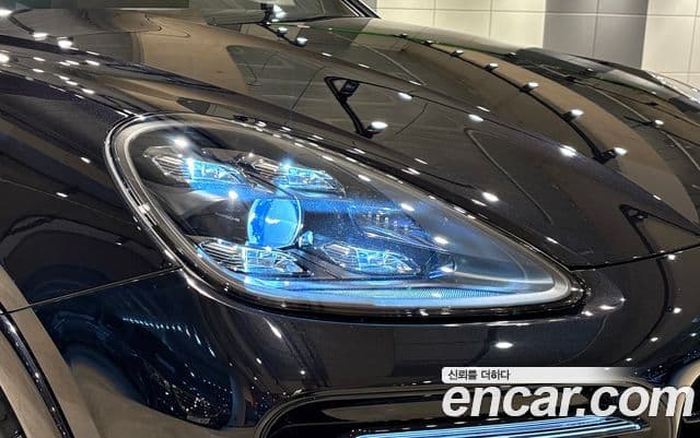 Porsche Cayenne (PO536), 2020 6