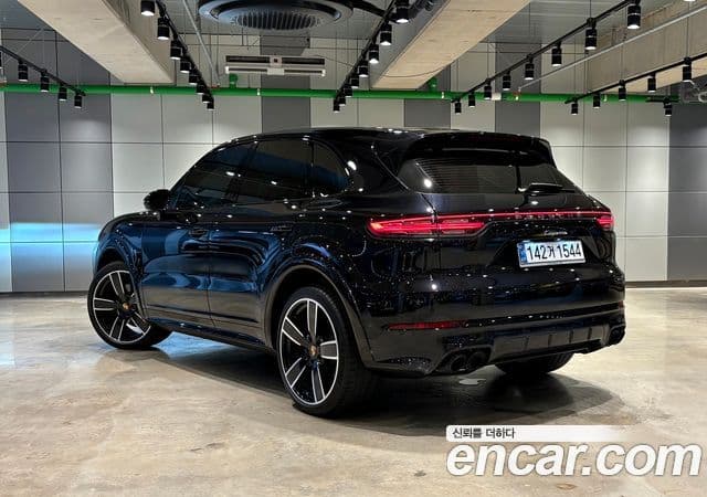 Porsche Cayenne (PO536), 2020 8