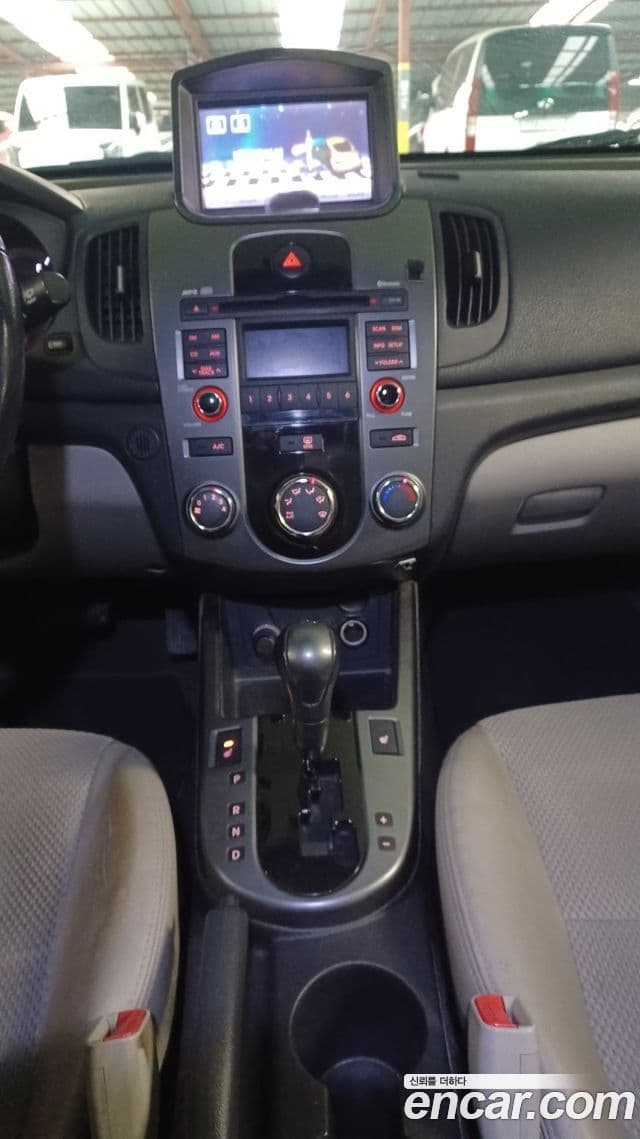 Kia Forte 1.6 CVVT Si, 2010 9