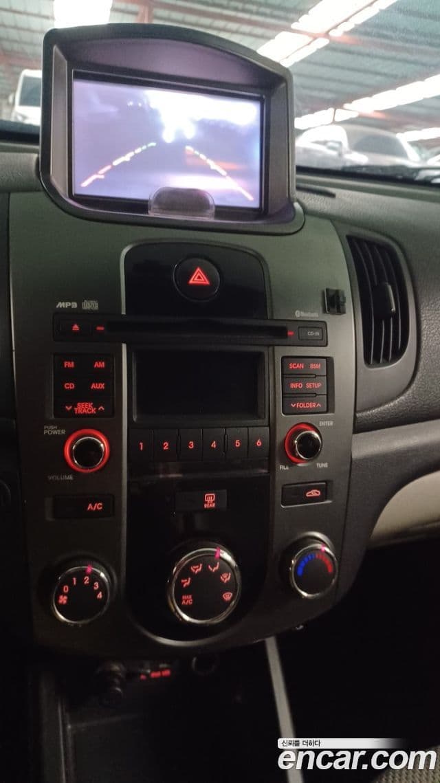 Kia Forte 1.6 CVVT Si, 2010 11