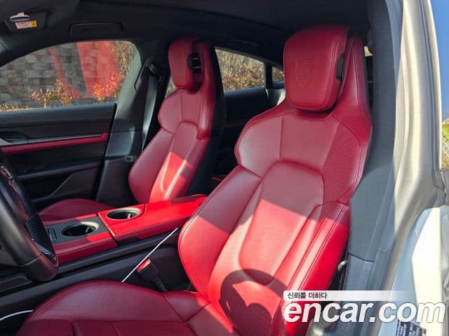 Porsche 타이칸 4S, 2021 12