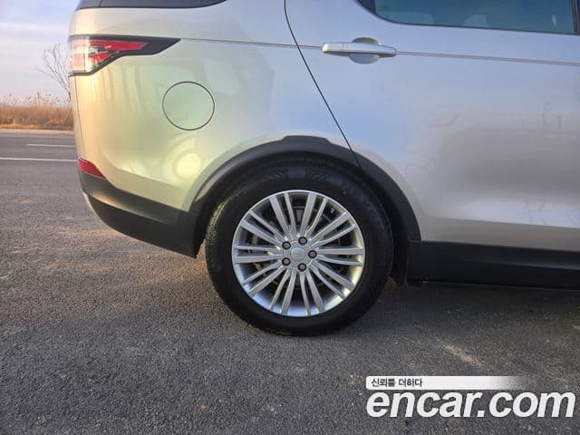 Land Rover Discovery 5 Luxury, 2017 4