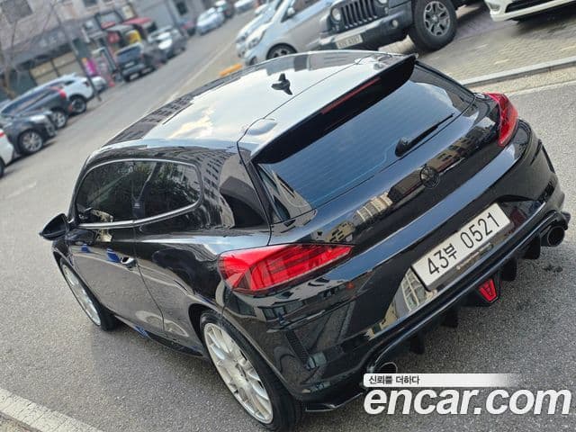 Volkswagen 시로코 2.0 TDI R-Line, 2015 4