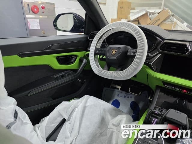 Lamborghini Urus 4.0 V8 SE, 2025 10