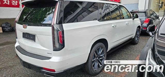 Cadillac Escalade 5세대 ESV Sport Platinum, 2023 2