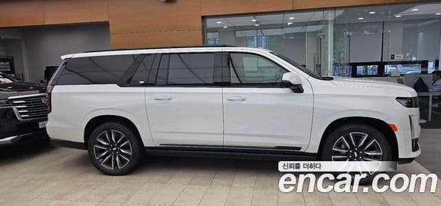 Cadillac Escalade 5세대 ESV Sport Platinum, 2023 все фото