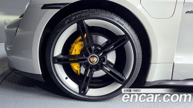 Porsche 타이칸 4S, 2021 все фото