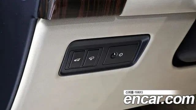 Land Rover Range Rover 4세대 4.4 SDV8 Vogue SE дизель, 2016 17