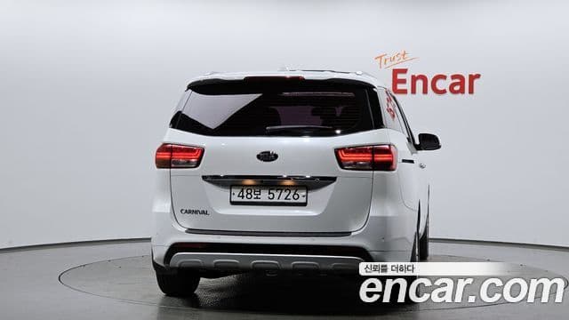 Kia All New Carnival Prestige, 2015 4