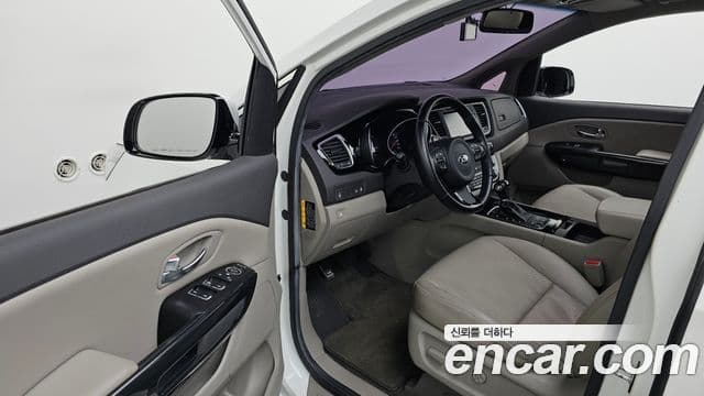 Kia All New Carnival Prestige, 2015 10