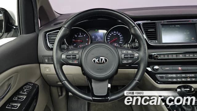 Kia All New Carnival Prestige, 2015 13