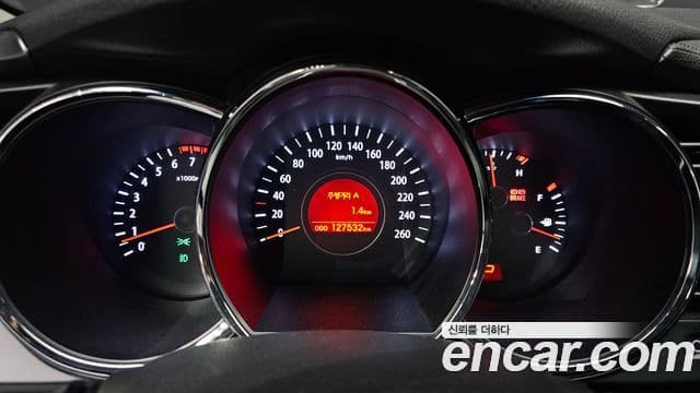 Kia K5 LPI Deluxe, 2012 8