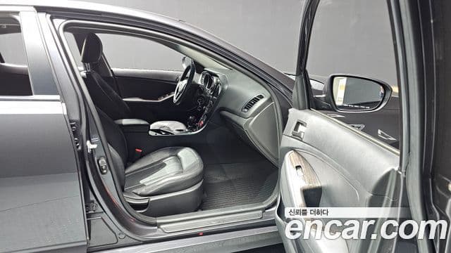 Kia K5 LPI Deluxe, 2012 11